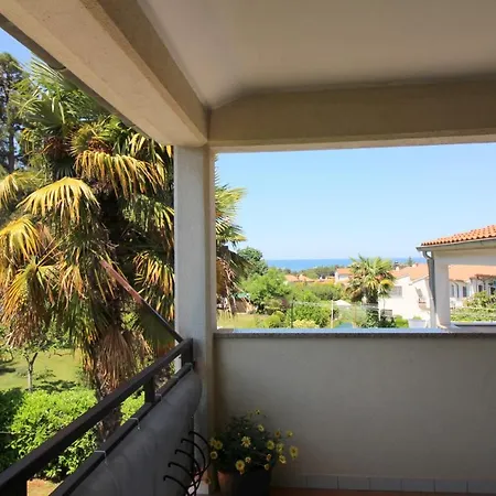 Apartments Andrea Near Beach Porec Esterno foto