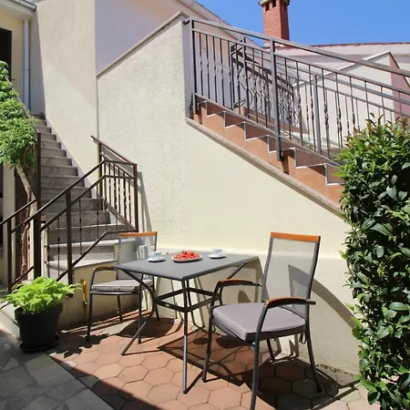Apartments Andrea Near Beach Porec Esterno foto