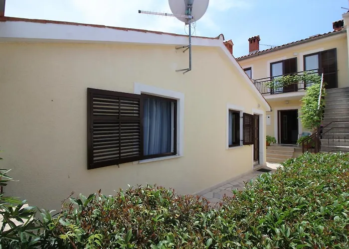 Apartments Andrea Near Beach