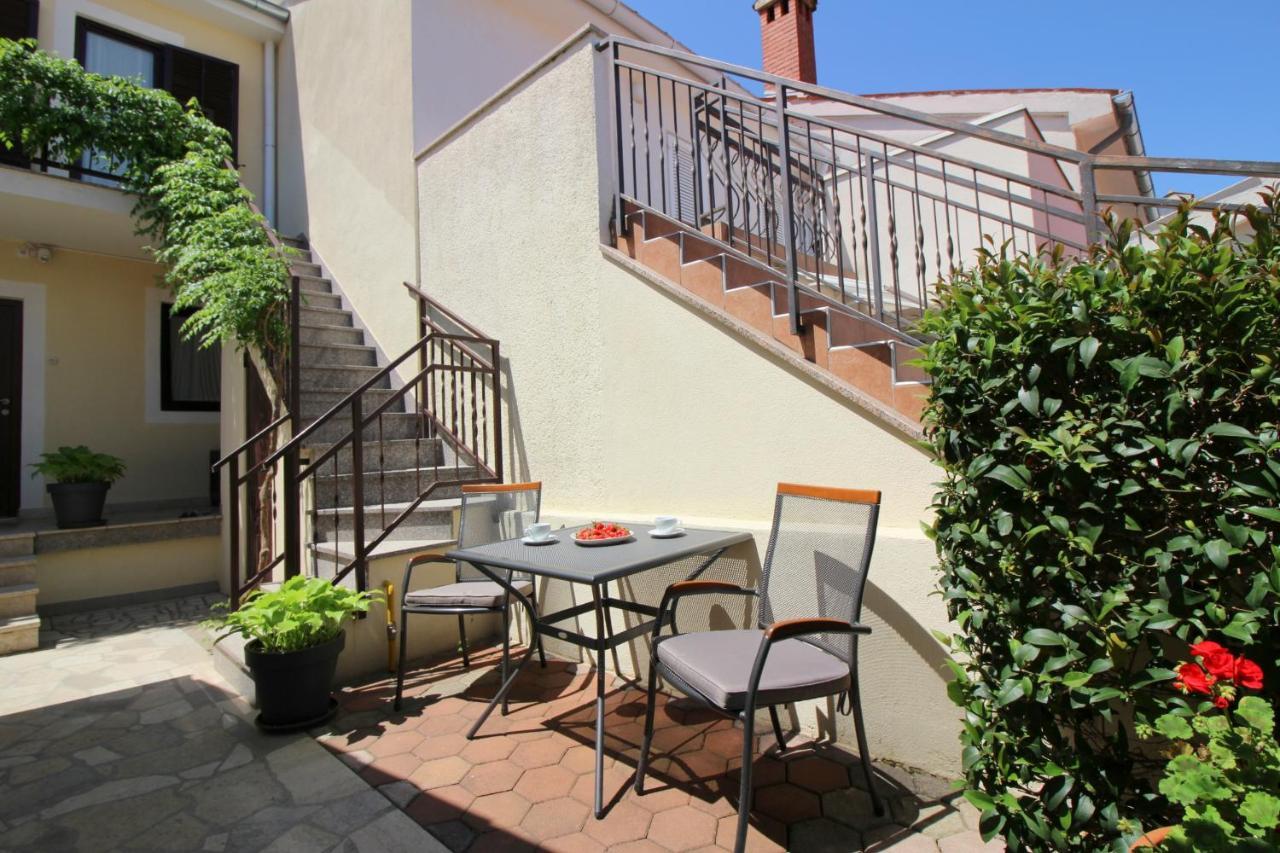 Apartment Andrea Near
